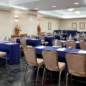 By Ihg מלון